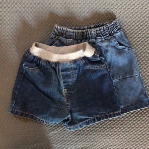 Shorts bundle size 6/9months